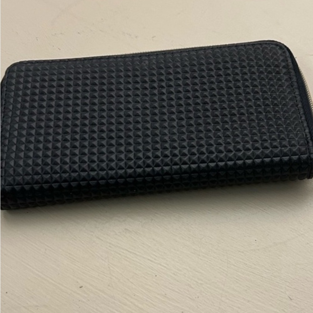 Wallet Estée Lauder Black Textured Zip Wallet Perfect Condition